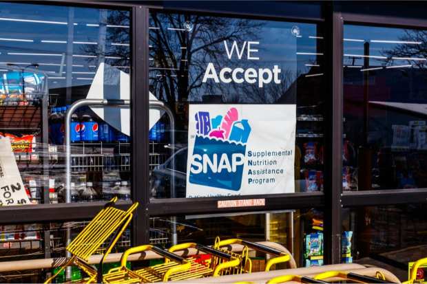 store sign we accept SNAP
