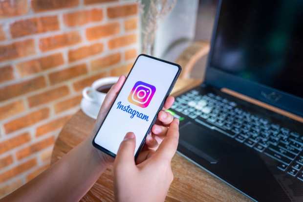Instagram, Snaps Team To Connect Brands, Customers Via Messenger API