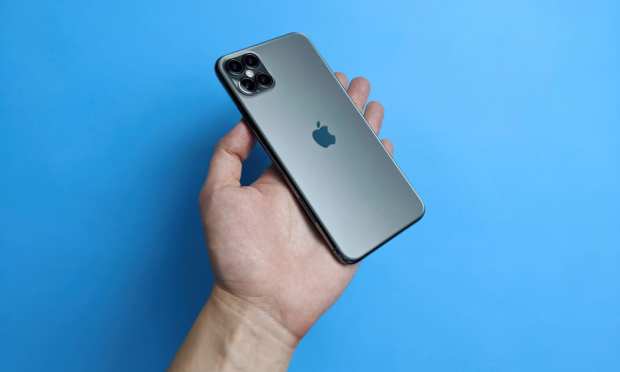 Will Apple’s 5G iPhones Drive Record Sales?