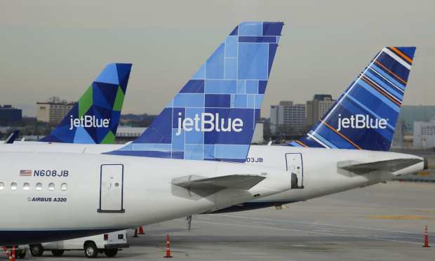 Come Fly With Me: JetBlue Expects Some Q4 Holiday Improvement
