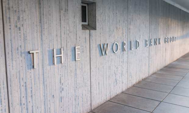 World Bank Sees Remittance Flows Shrink