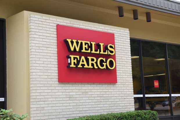 Report: Wells Fargo Slashes 700 Jobs