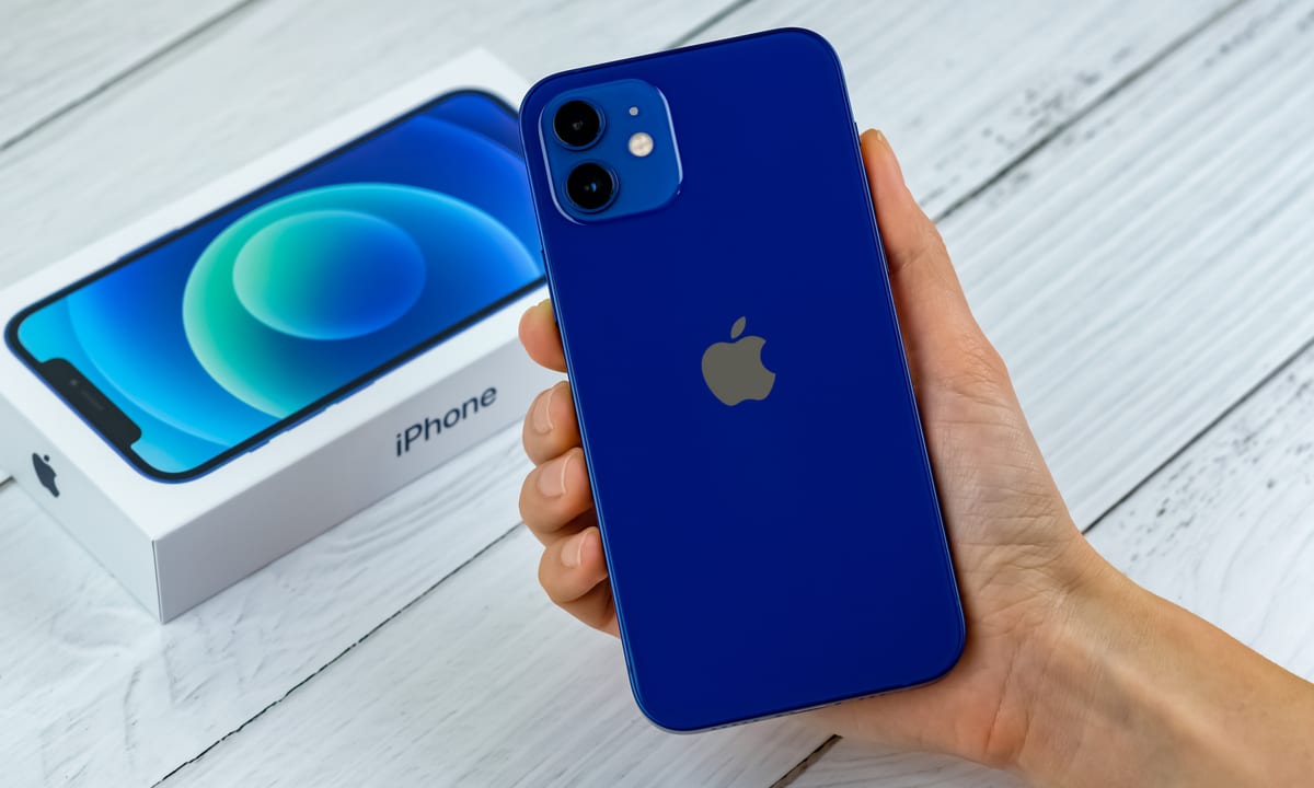 Weak iPhone Sales Cost Apple Nearly Half A Trillion Dollars In Market Cap