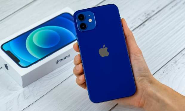 Weak iPhone Sales Cost Apple Nearly Half A Trillion Dollars In Market Cap