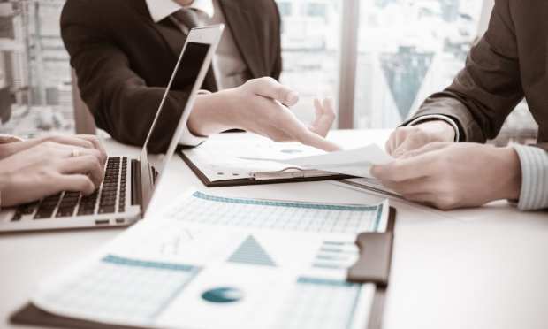 Chinese Firms Face Longer Delays In Collecting Receivables