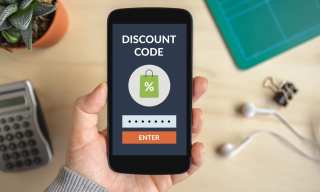 Dueling Outlooks Disagree About Discount-Driven Holiday Selling