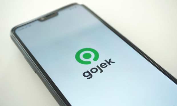 Gojek Curbs Losses As Indonesia’s Largest Startup Ramps Up Grocery Delivery