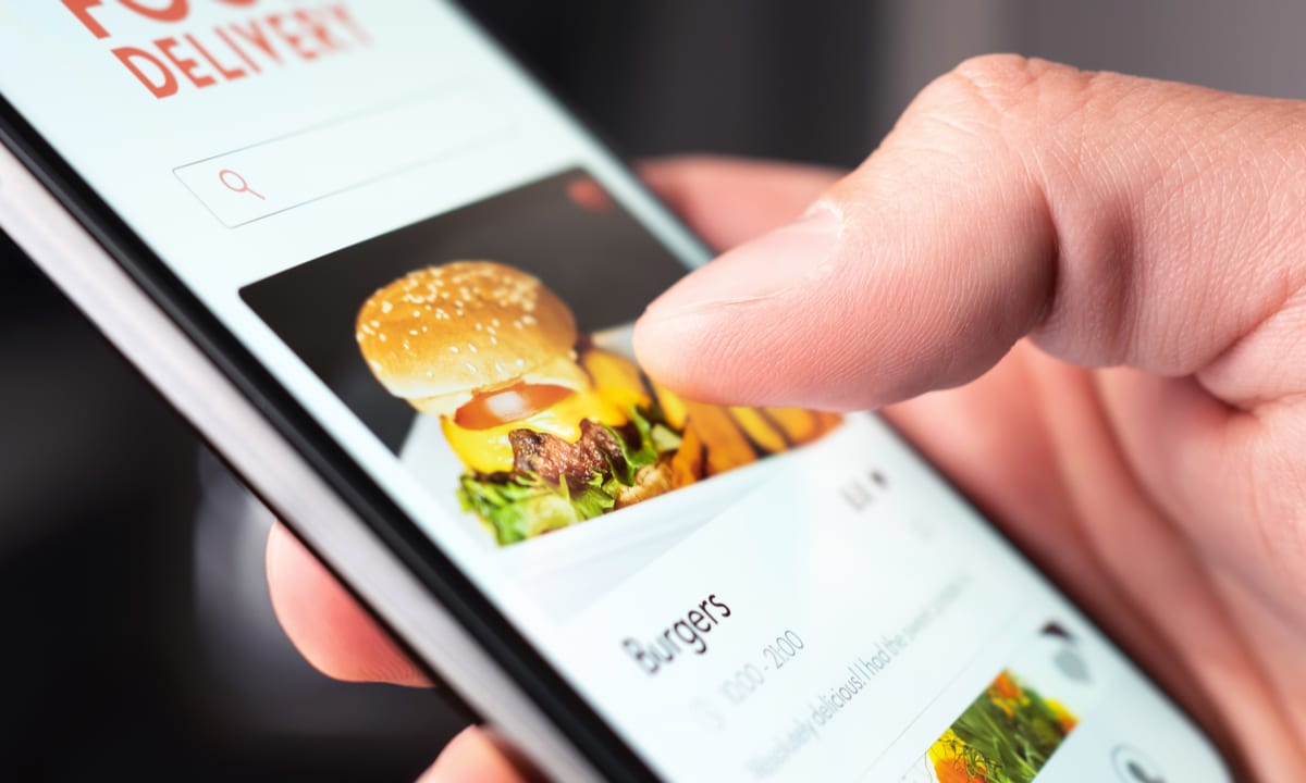 Restaurant Industry Sees Decline in Customers Who Order Online