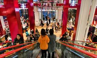 Former Saks CEO Sadove Says Physical Retail Will Transform To Survive