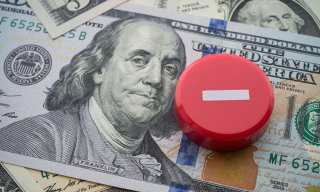 People Keep Saving Despite Low Interest Rates