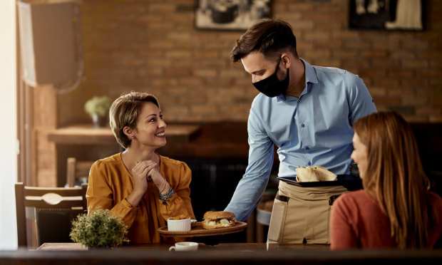 US Restaurants Face Uncertain Winter Amid Pandemic