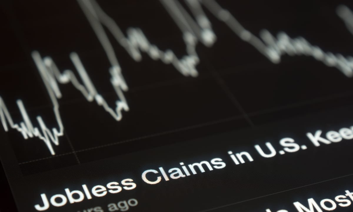 US Jobless Claims Down Slightly Despite COVID Uptick
