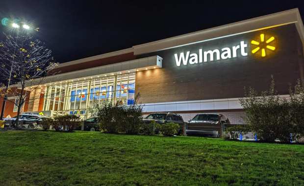 Walmart Boosts Store Hours, Rolls Out Deals