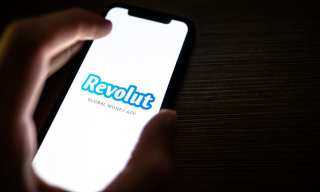 Today In Digital-First Banking: Revolut Clients Get Access To Early Payday Feature; SWIFT gpi Instant Goes Online In UK