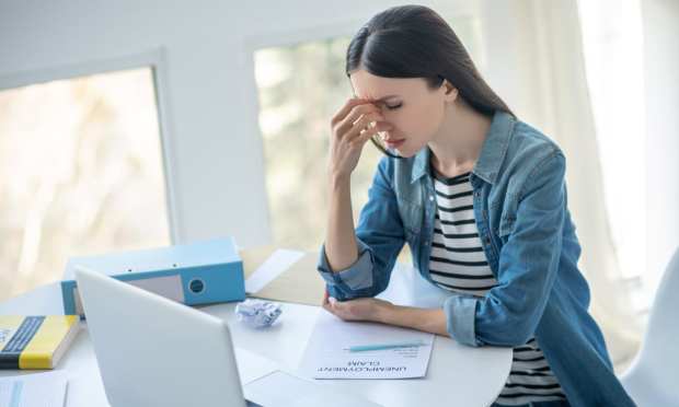 Jobless Claims Top Forecasts, Increasing To 885K