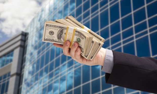 US CFOs Consider How To Use Cash Reserves