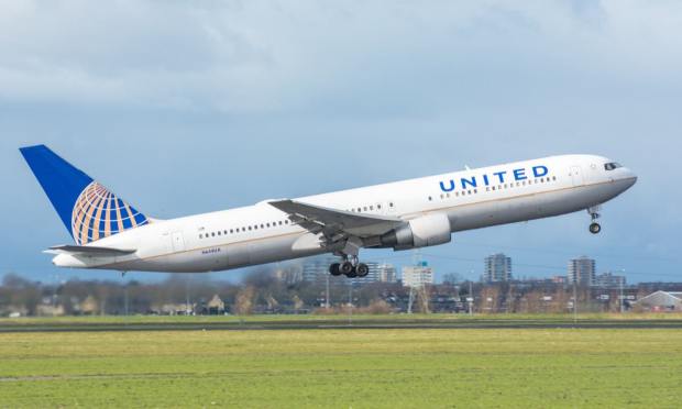 United Airlines’ Operating Revenue Drops 69 Pct Amid Pandemic