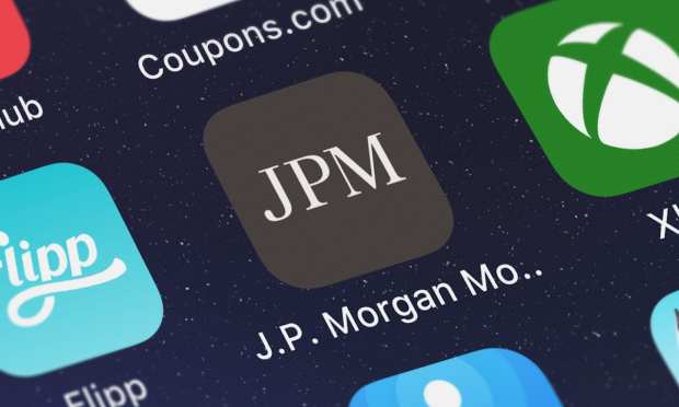 JPMorgan’s Mobile Customers Surge 10 Pct; Management Cautious On Economic Environment