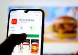 McDonald’s Sees US Sales Boost; Global Performance Sags