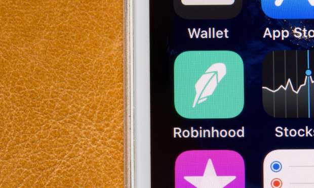 Robinhood May Sell Shares Directly To Users If It IPOs
