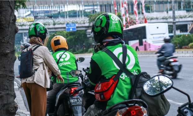 Indonesia’s Gojek Mulls $18 Billion Merger With Tokopedia
