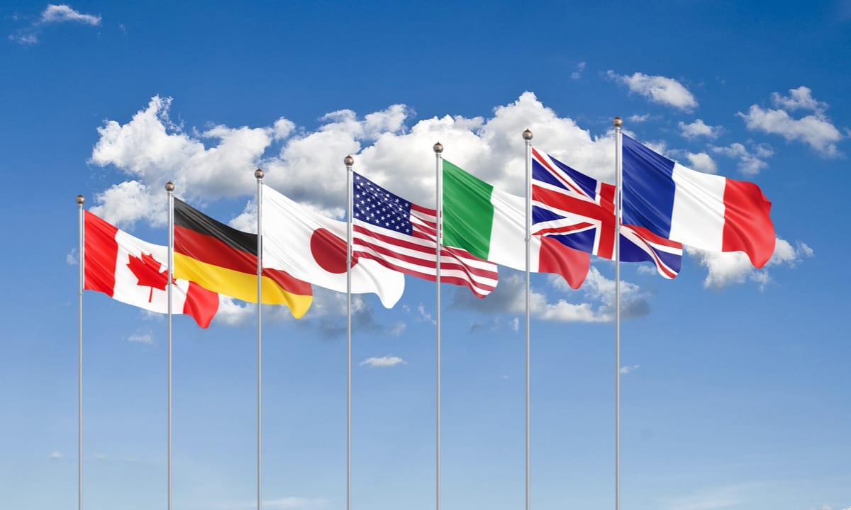 Japan’s Aso Says G7 Should Talk Digital Currencies