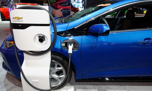 GM’s Electric Vehicle Makeover Reverberates Far Beyond Detroit