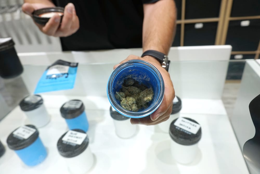 Lawmakers Back Act To Protect FIs Working With Pro-Pot Businesses