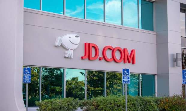 JD.com’s FinTech Unit Mulls Withdrawing Shanghai Public Listing
