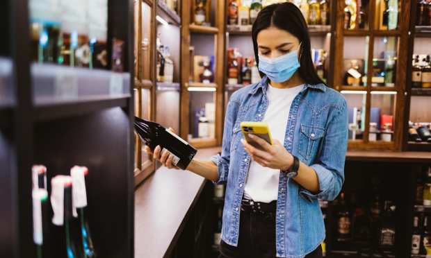 Q4 Retail Roundup: Digital Sales Growth Slows, Stores Play Critical Role