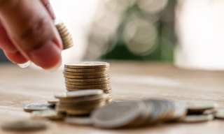 February Retail Sales Drop 3 Pct After January’s Stimulus Spending Dried Up