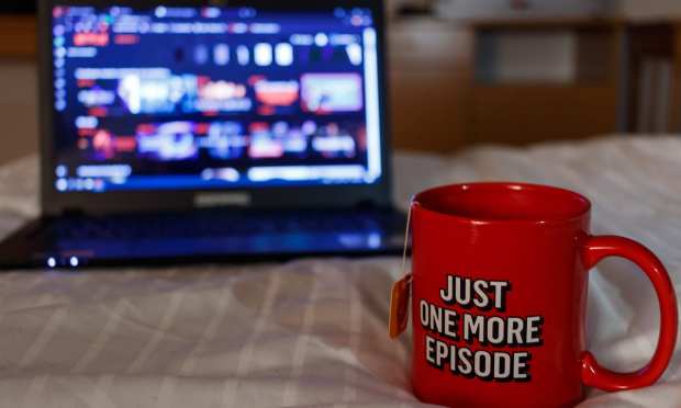 Netflix, streaming services, weekly episodes, binge watching