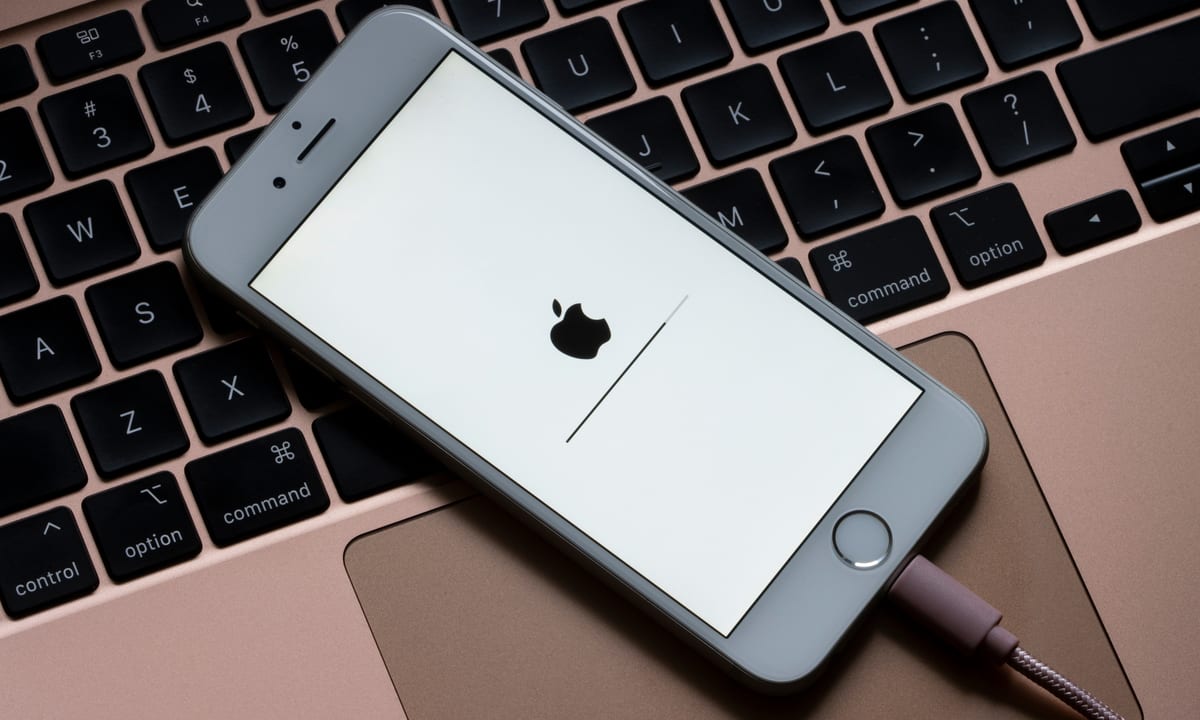 Apple Prepping Messaging Upgrades To Compete With Facebook