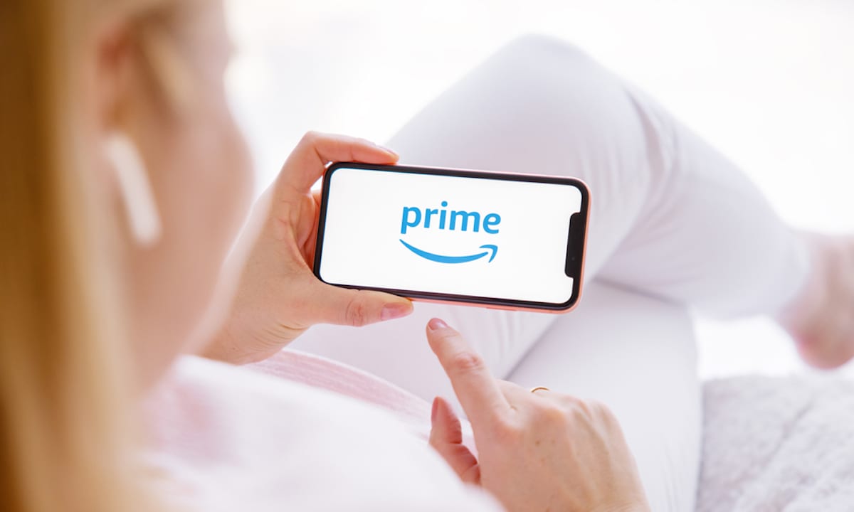AMZN vs. WMT Weekly: Growth Rates, Subscriber Wars And In-Home Groceries