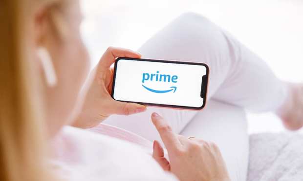 AMZN vs. WMT Weekly: Growth Rates, Subscriber Wars And In-Home Groceries