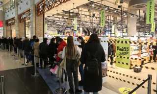 Reopening Shopping: Digital Reality Overshadows Economic Optimism