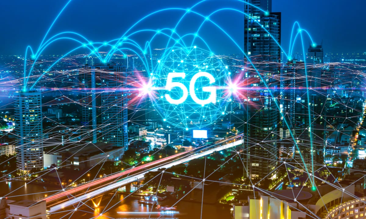Verizon, AT&T Announce Earnings Amid 5G Battle