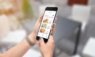 High-Income Consumers Turn to Restaurant-Finding Apps While Traveling