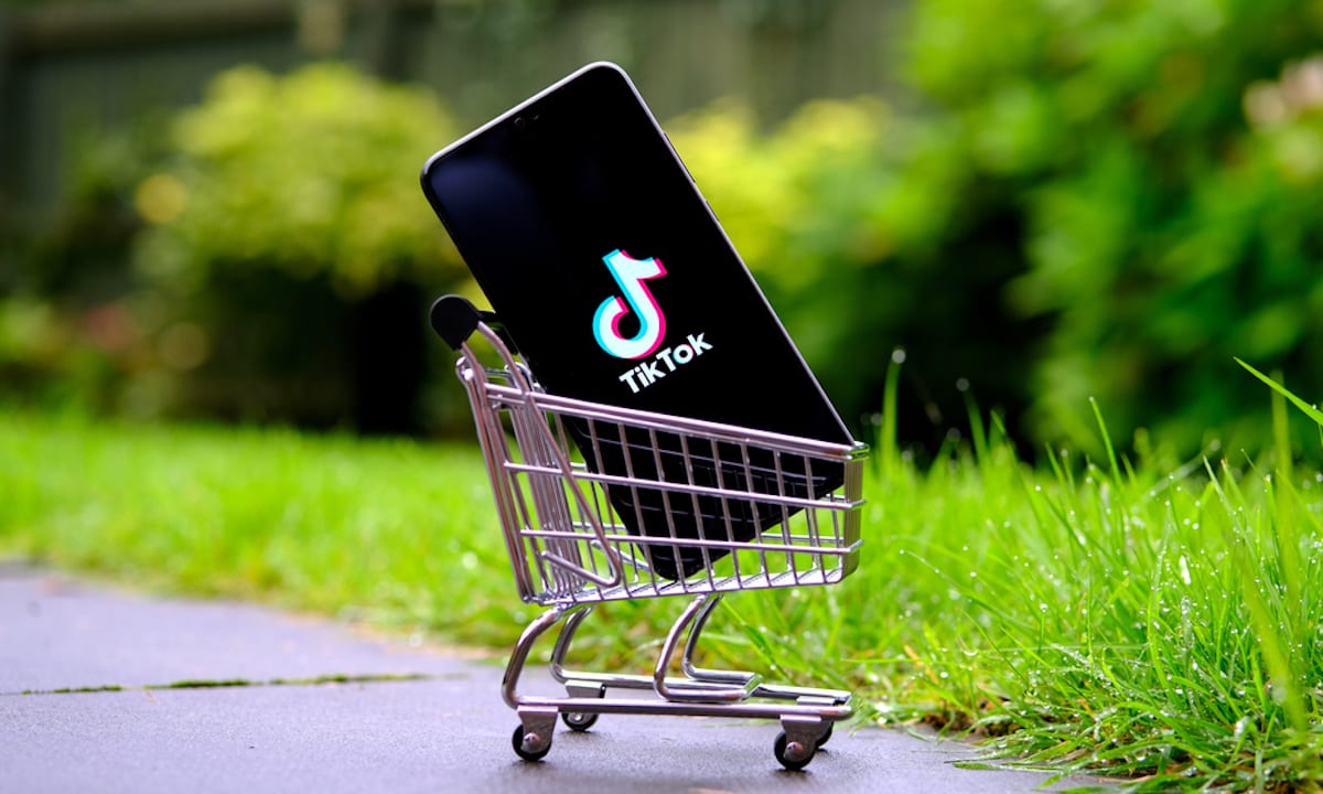 Accelerating Retail And Digital Transformations 