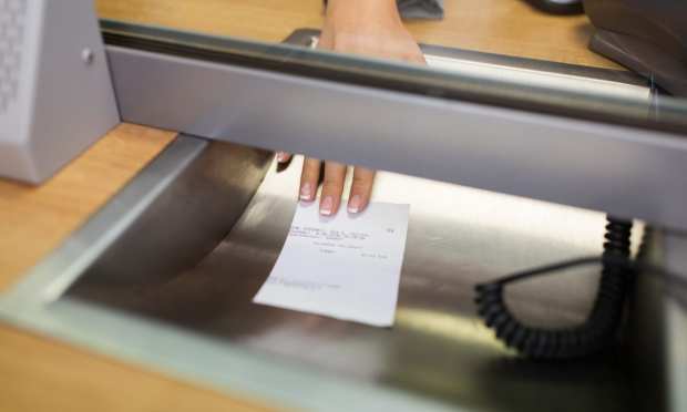 Wells Fargo Analyst Predicts US Banks To Shed 10 Pct Of Jobs