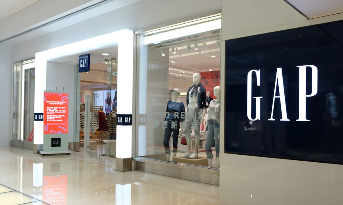 Approaches To Retail, Entertainment And Banking Onboarding