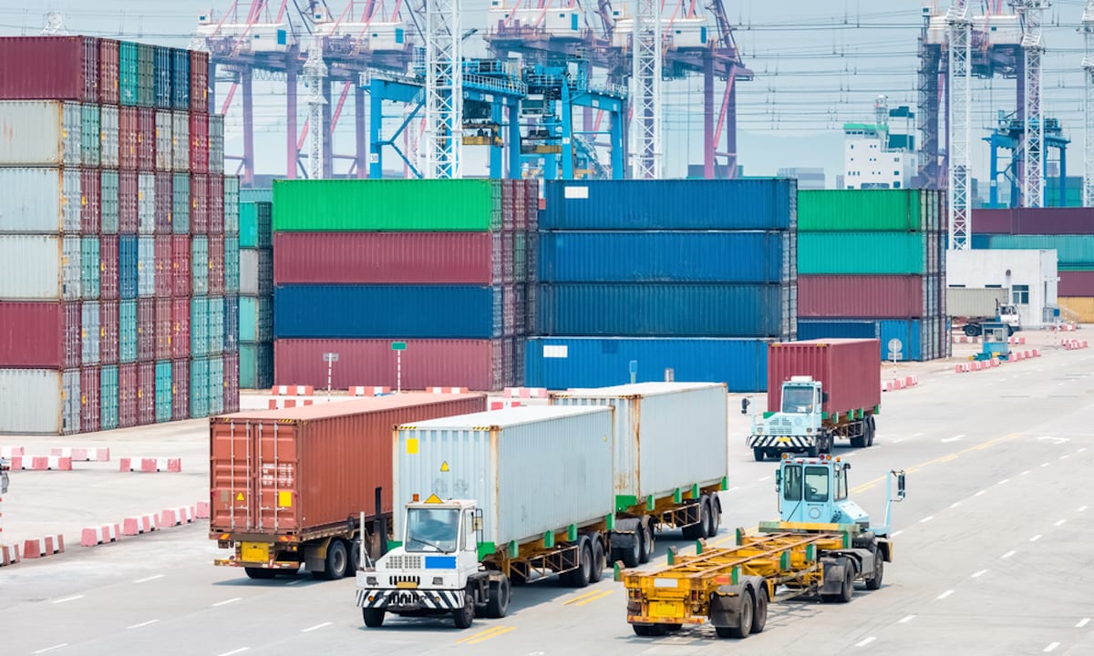 US Goods, Services Trade Deficit Expanded To $74.4 Billion In March