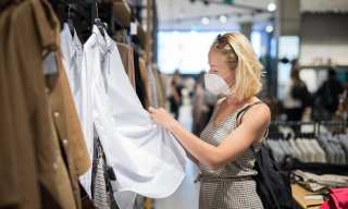 Foot Traffic In Clothing Stores Approaches Pre-Pandemic Levels