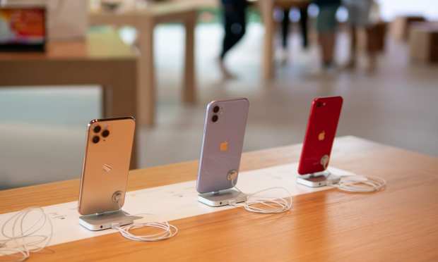 Mobile Carriers Hawk iPhone, Android Phone Discounts To Lock In Consumers