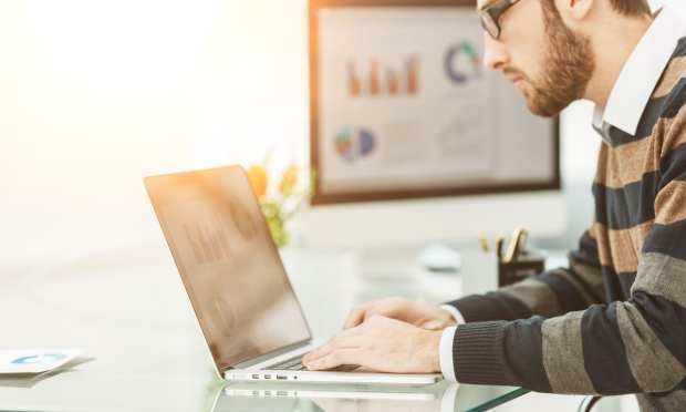 Personal Income Dropped 2 Pct Amid Lower Stimulus Benefits