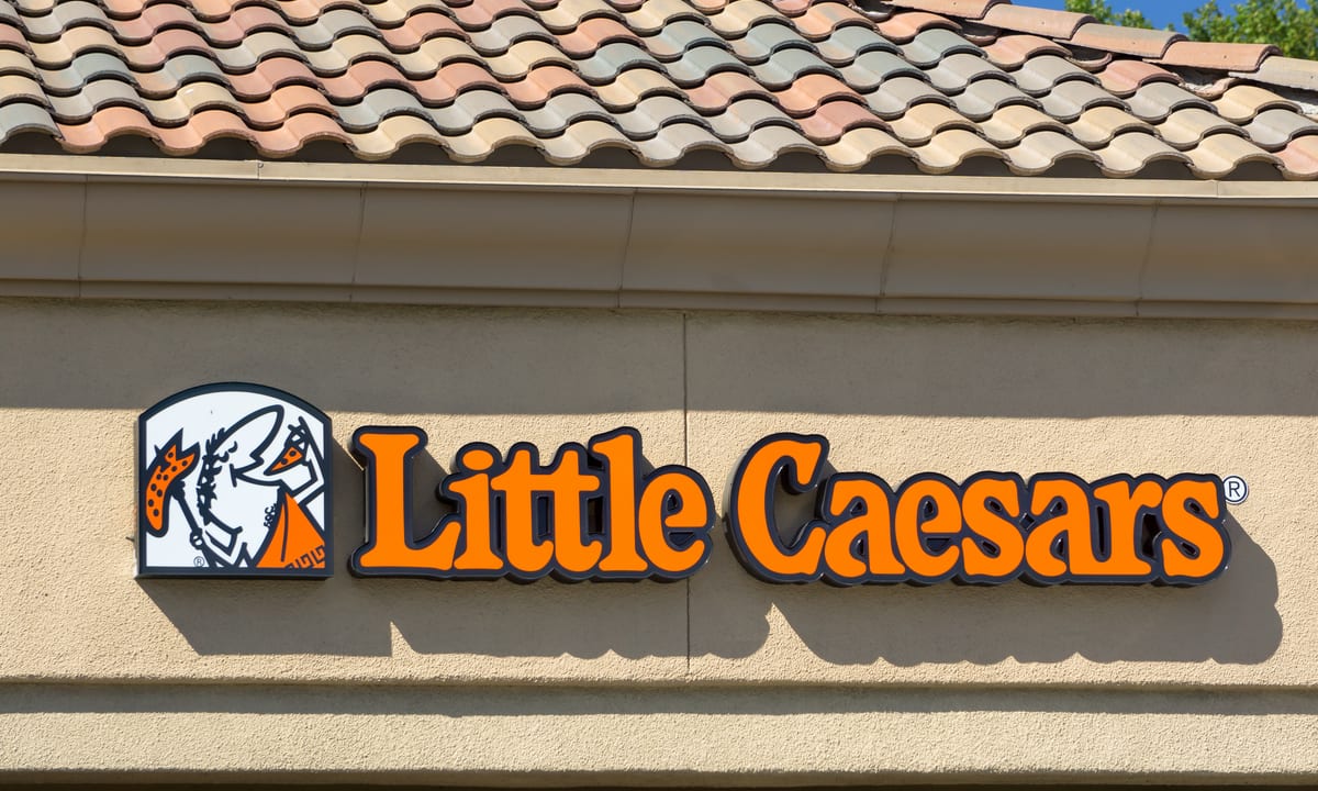 Restaurant Roundup: QSRs Debut New Plant-Based Options, CPG Products