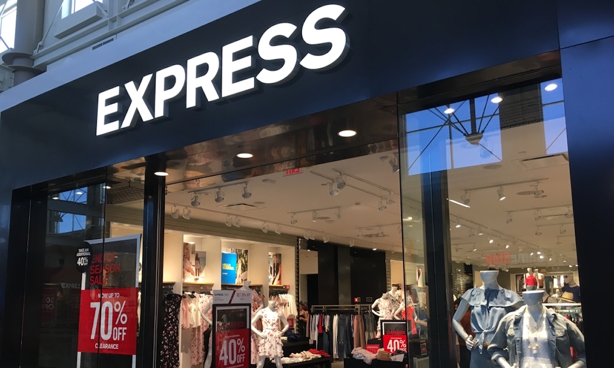 Phoenix,,Arizona,,July,1,,2017,Express,Clothing,Store