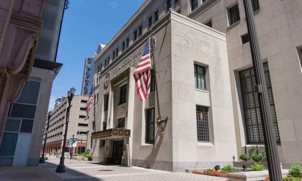 Bullard: Fed Should Scale Back On Central Bank Bond Buying