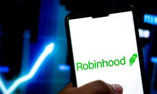 Robinhood Seeks $40B Valuation In IPO; New Users Soar
