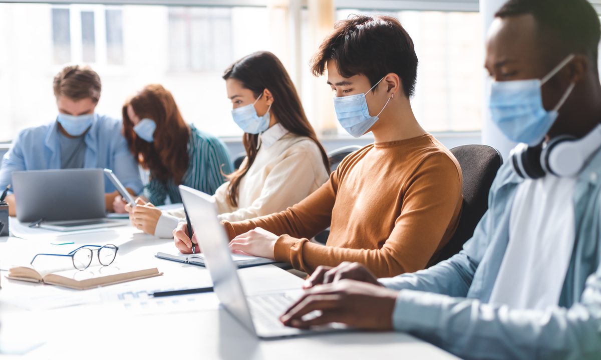 New Jobless Claims Drop Amid Variant Rise, Vaccine Unease